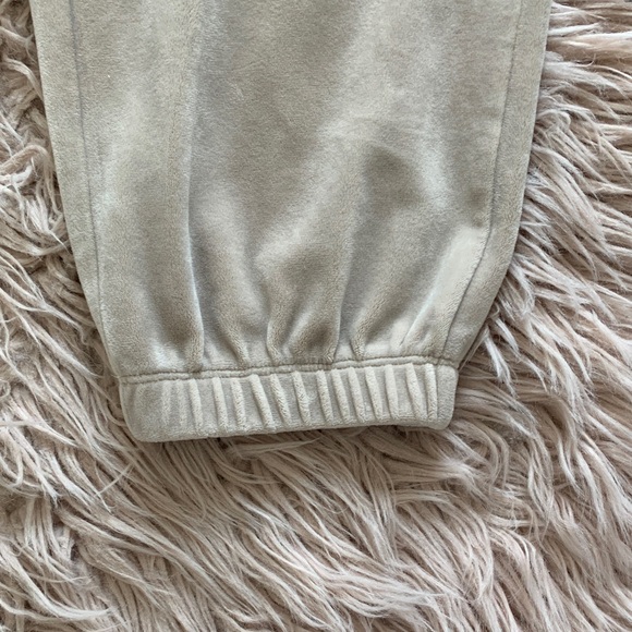 Forever 21 Women’s Beige Velvet Sweats - Picture 6 of 11
